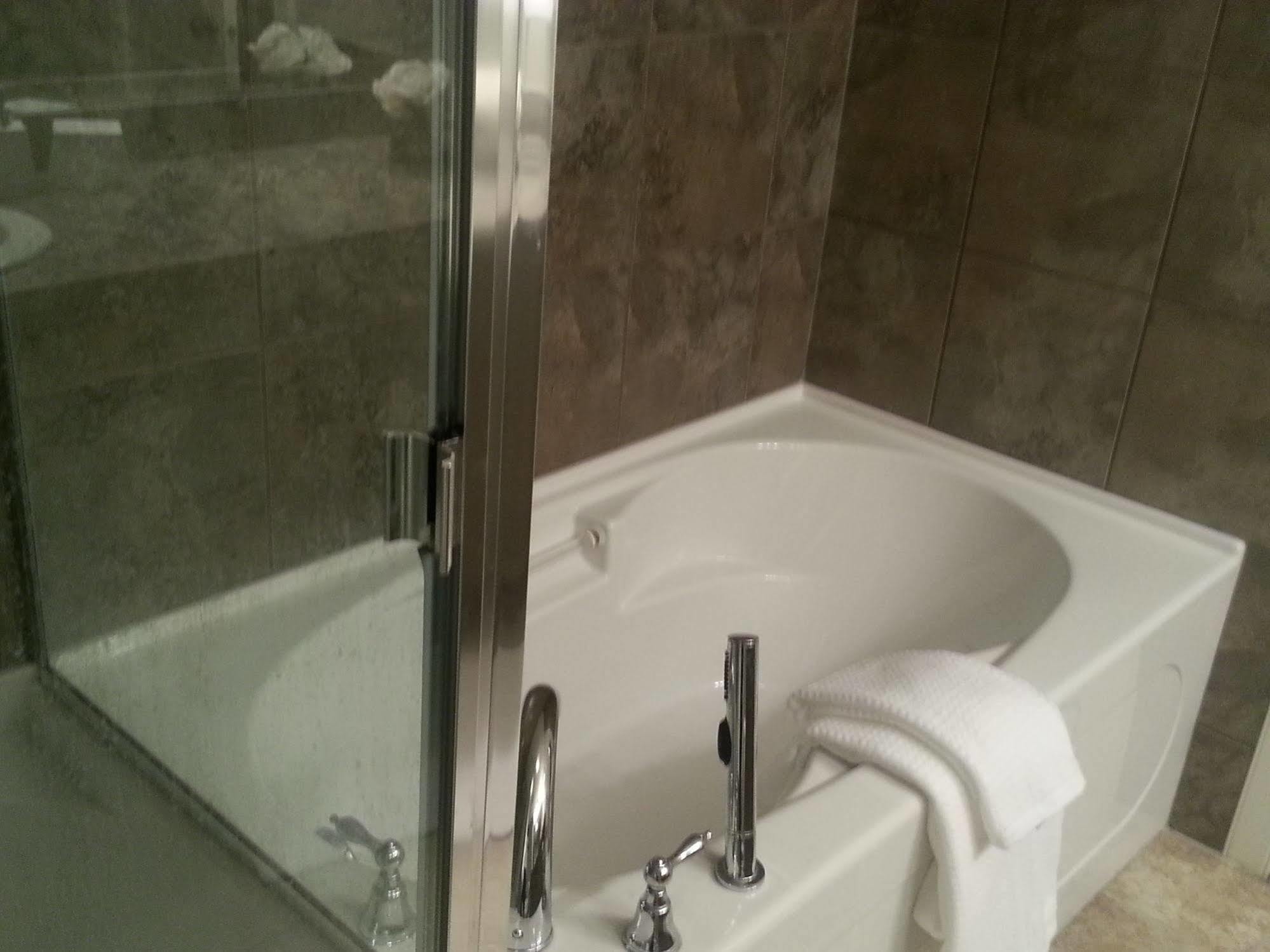 Pinnacle Inn & Suites Aspen Calgary Luaran gambar