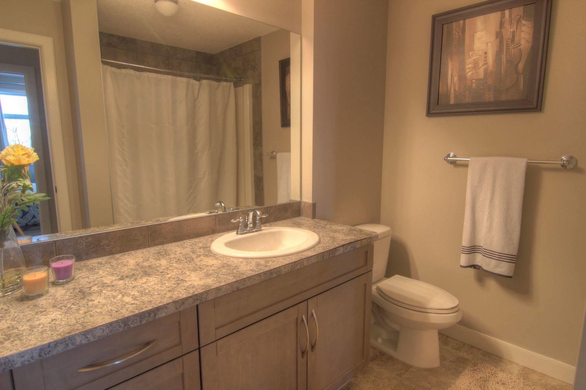 Pinnacle Inn & Suites Aspen Calgary Luaran gambar