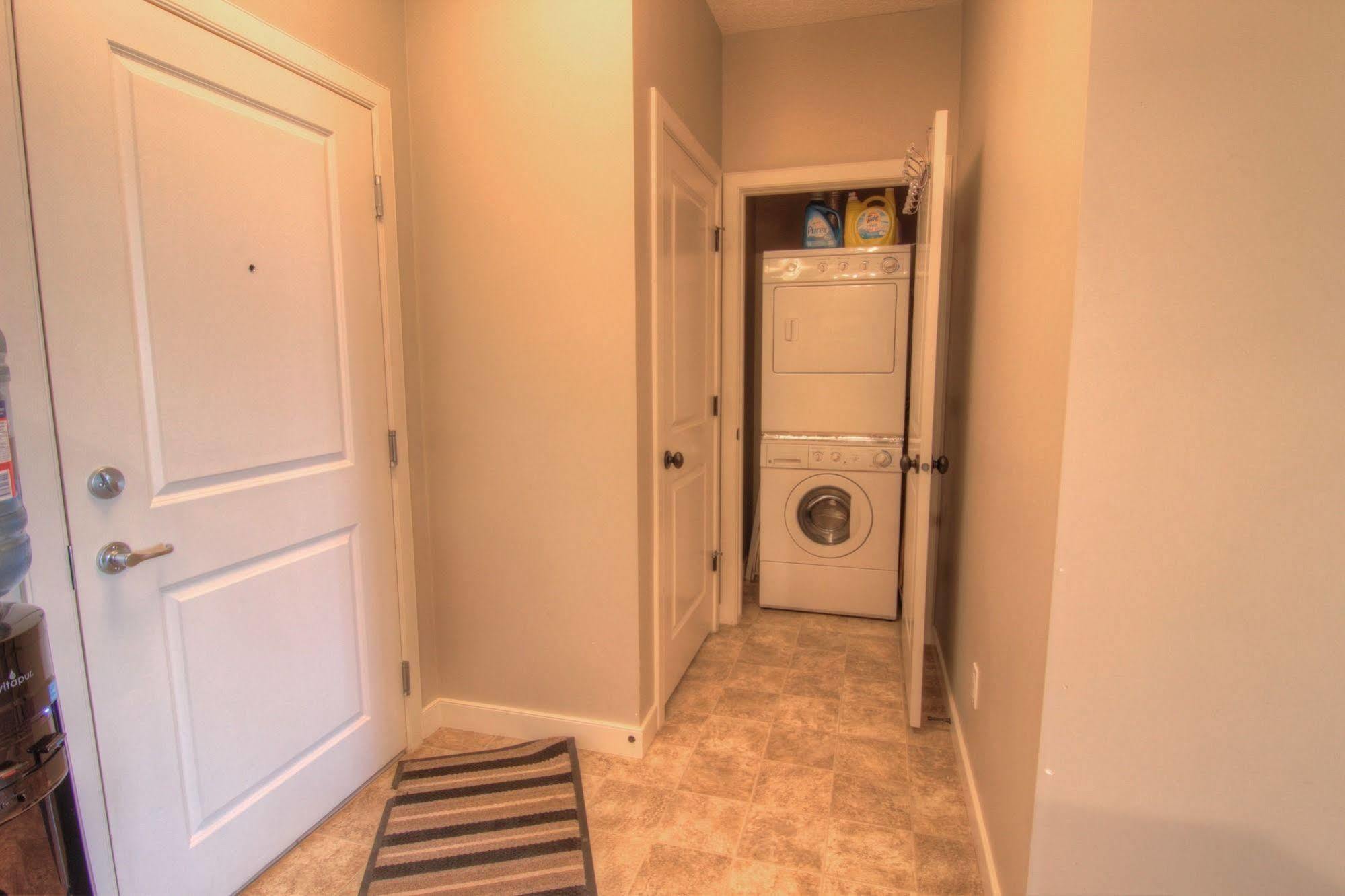 Pinnacle Inn & Suites Aspen Calgary Luaran gambar